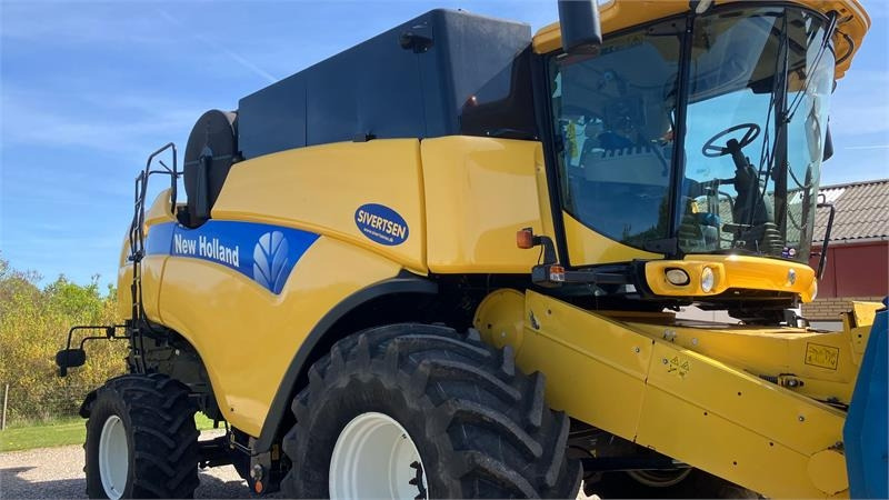 New Holland CX 8080 SLH med 30 fods Varifeed - حصادة شاملة: صور 2 New Holland CX 8080 SLH med 30 fods Varifeed - حصادة شاملة: صور 2