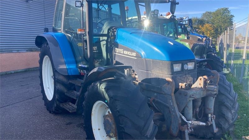 New Holland TS115 - جرار: صور 1 New Holland TS115 - جرار: صور 1