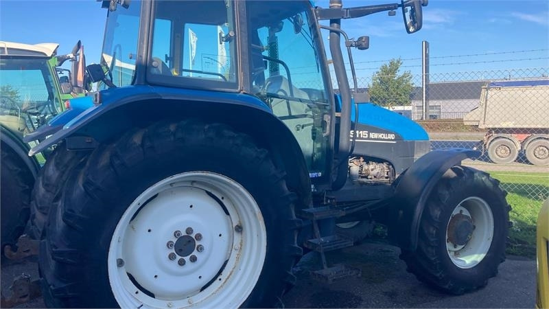 New Holland TS115 - جرار: صور 2 New Holland TS115 - جرار: صور 2