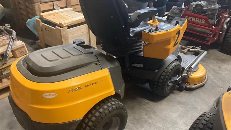 Stiga Park Pro 540IX 4WD 125 Combi Pro el. - جزازة المروج: صور 3 Stiga Park Pro 540IX 4WD 125 Combi Pro el. - جزازة المروج: صور 3