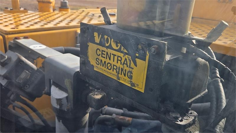 Volvo EC210 BLC - حفارات زحافة: صور 5 Volvo EC210 BLC - حفارات زحافة: صور 5