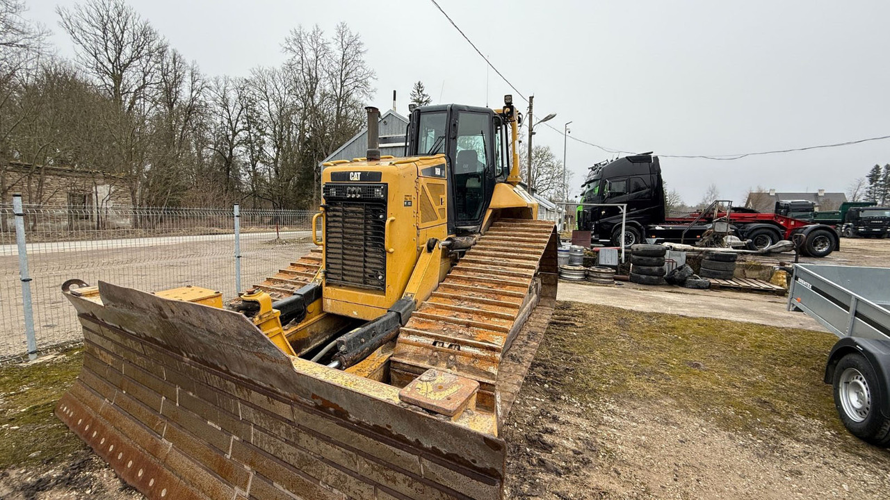 CAT D6N LGP - بلدوزر: صور 1 CAT D6N LGP - بلدوزر: صور 1