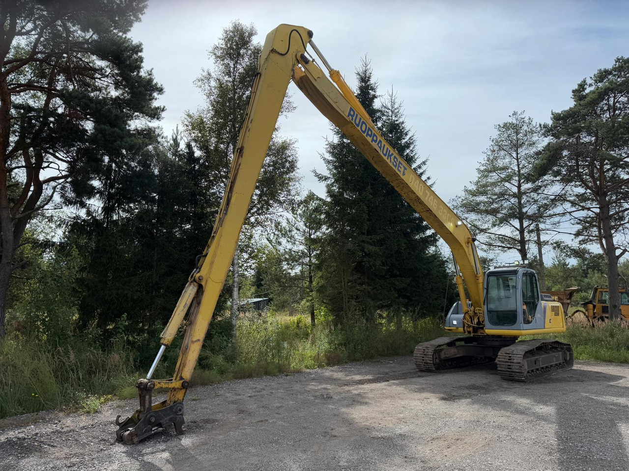 New Holland E 215 - حفارات زحافة: صور 1 New Holland E 215 - حفارات زحافة: صور 1
