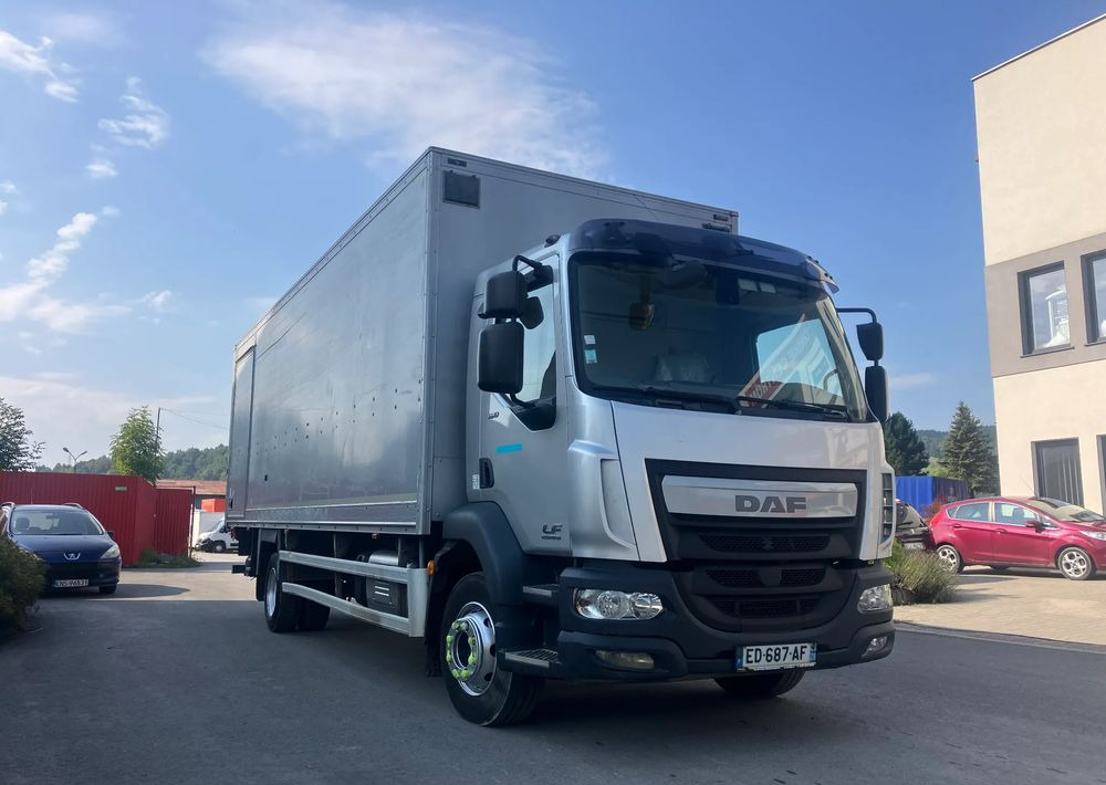 DAF DAF LF 180 kurierka kontener 18 palet - بصندوق مغلق شاحنة: صور 1 DAF DAF LF 180 kurierka kontener 18 palet - بصندوق مغلق شاحنة: صور 1