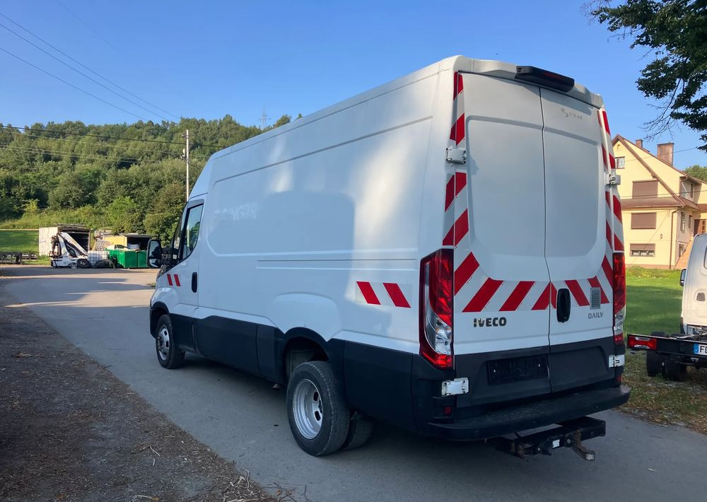 Iveco Daily 35c16 blaszak KLIMA SPROWADZONY serwisówka - فان: صور 4 Iveco Daily 35c16 blaszak KLIMA SPROWADZONY serwisówka - فان: صور 4