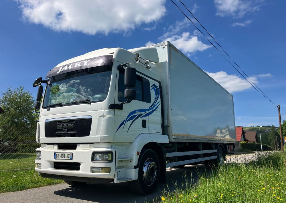 MAN MAN TGM 18.290 KURIERKA KONTENER 20 PALET SYPIALKA - بصندوق مغلق شاحنة: صور 1 MAN MAN TGM 18.290 KURIERKA KONTENER 20 PALET SYPIALKA - بصندوق مغلق شاحنة: صور 1