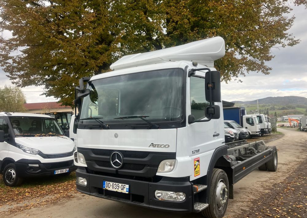 Mercedes-Benz Mercedes Atego 1218 Rama do zabudowy kiper beczka hakowiec laweta - الشاسيه شاحنة: صور 1 Mercedes-Benz Mercedes Atego 1218 Rama do zabudowy kiper beczka hakowiec laweta - الشاسيه شاحنة: صور 1