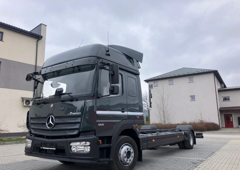 Mercedes-Benz Mercedes Atego 1221 sypialka euro6 Rama do zabudowy - الشاسيه شاحنة: صور 1 Mercedes-Benz Mercedes Atego 1221 sypialka euro6 Rama do zabudowy - الشاسيه شاحنة: صور 1