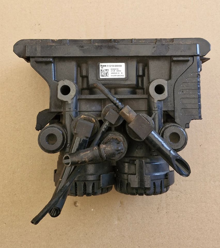 MAN TG3 TGX MODULATOR ZAWÓR EBS 81.52106-6069 K050210 - أجزاء الفرامل: صور 1 MAN TG3 TGX MODULATOR ZAWÓR EBS 81.52106-6069 K050210 - أجزاء الفرامل: صور 1