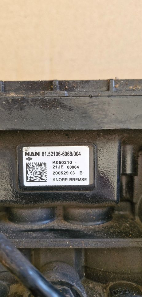 MAN TG3 TGX MODULATOR ZAWÓR EBS 81.52106-6069 K050210 - أجزاء الفرامل: صور 2 MAN TG3 TGX MODULATOR ZAWÓR EBS 81.52106-6069 K050210 - أجزاء الفرامل: صور 2