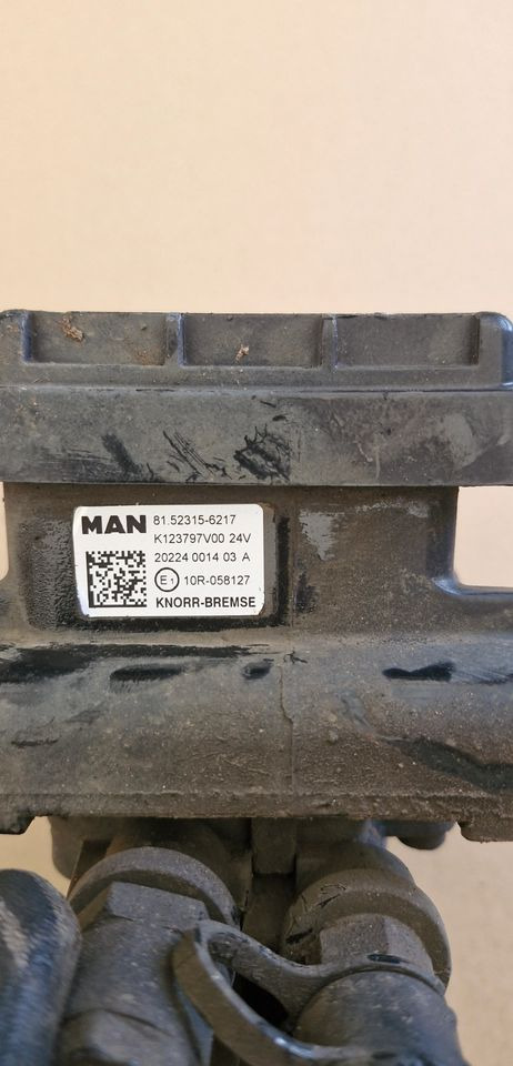 MAN TG3 TGX MODULATOR ZAWÓR EPB 81.52315-6217 - أجزاء الفرامل: صور 3 MAN TG3 TGX MODULATOR ZAWÓR EPB 81.52315-6217 - أجزاء الفرامل: صور 3