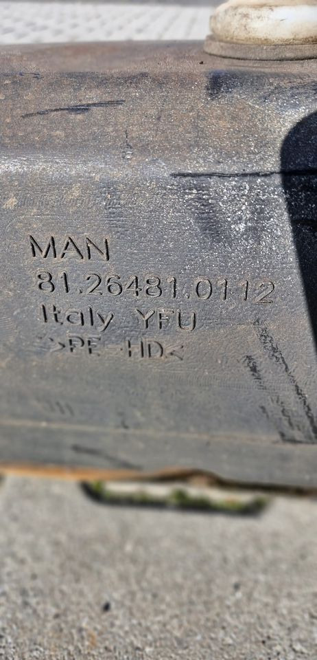 MAN TG3 TGX TGS ZBIORNICZEK PŁYNU DO SPRYSKIWACZY 81.26481.0112 - مساحة الزجاج الأمامي - شاحنة: صور 2 MAN TG3 TGX TGS ZBIORNICZEK PŁYNU DO SPRYSKIWACZY 81.26481.0112 - مساحة الزجاج الأمامي - شاحنة: صور 2