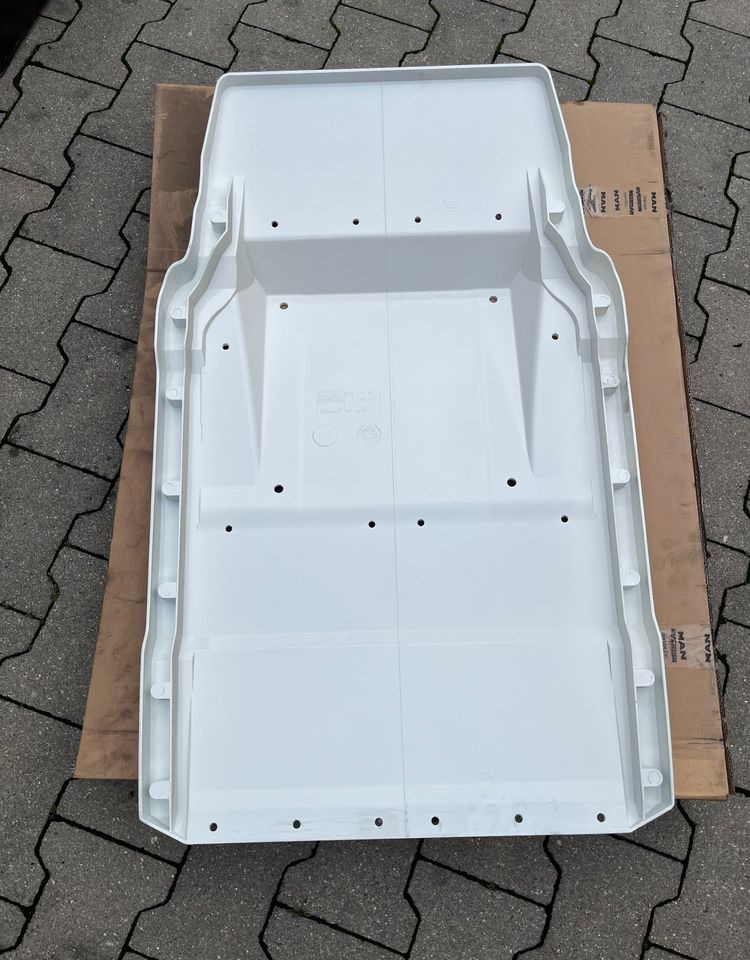 NOWY Błotnik MAN TGX euro 6 chlapacz biały - درابزين - شاحنة: صور 2 NOWY Błotnik MAN TGX euro 6 chlapacz biały - درابزين - شاحنة: صور 2