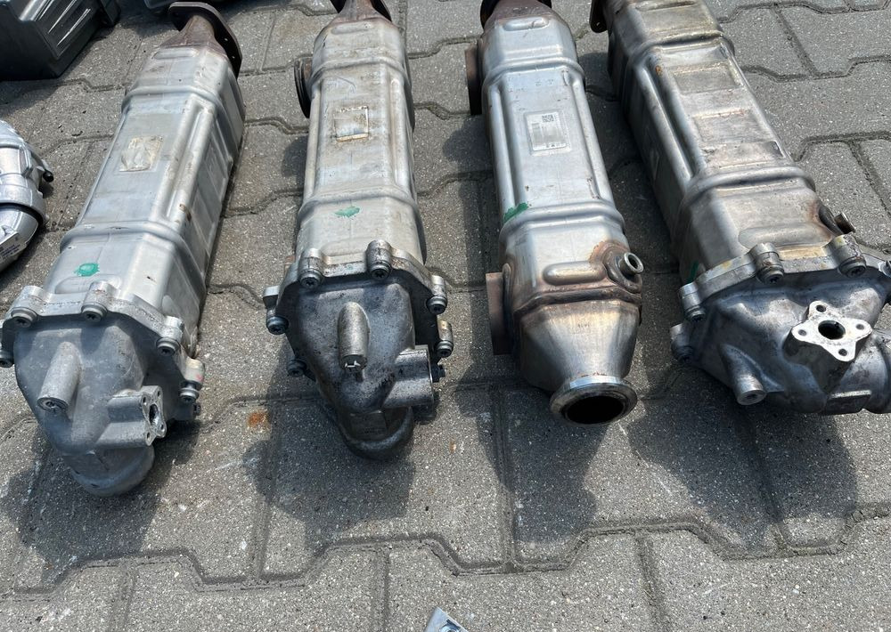 Recyrkulator MAN TGX TGS chłodnica spalin agr egr - قطع الغيار - شاحنة: صور 2 Recyrkulator MAN TGX TGS chłodnica spalin agr egr - قطع الغيار - شاحنة: صور 2