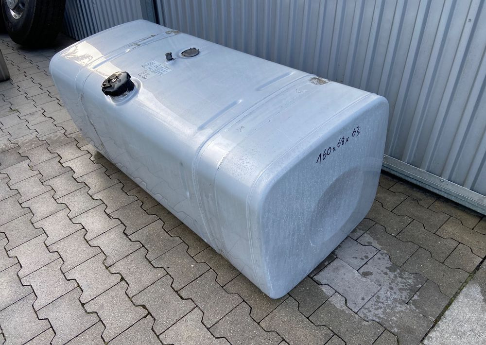 Zbiornik paliwa MAN TGX TGS 600 litrów bak - خزان وقود - شاحنة: صور 2 Zbiornik paliwa MAN TGX TGS 600 litrów bak - خزان وقود - شاحنة: صور 2