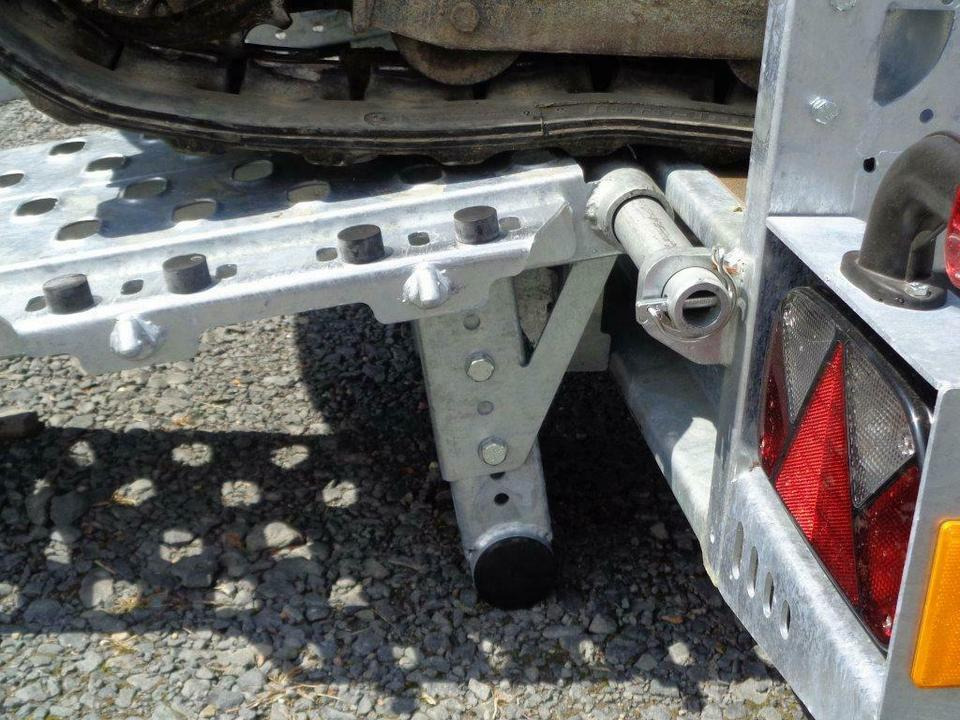 مقطورة لنقل المعدات Böckmann, PKW-Anhänger, Baumaschinentransporter, 3,5 to. 100 km/h: صور 8 مقطورة لنقل المعدات Böckmann, PKW-Anhänger, Baumaschinentransporter, 3,5 to. 100 km/h: صور 8