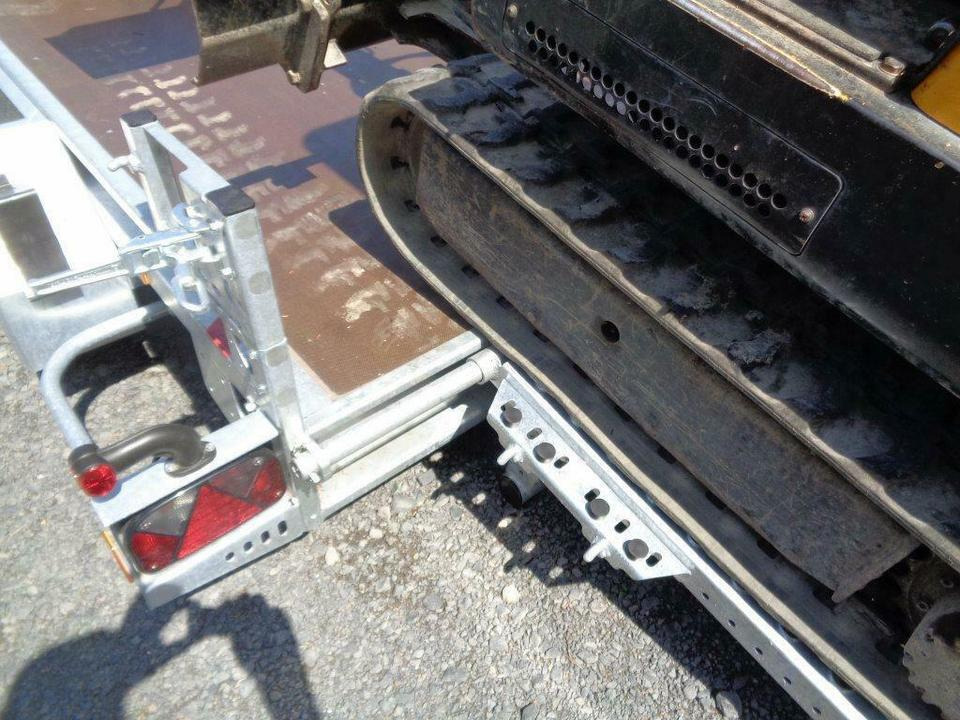 مقطورة لنقل المعدات Böckmann, PKW-Anhänger, Baumaschinentransporter, 3,5 to. 100 km/h: صور 16 مقطورة لنقل المعدات Böckmann, PKW-Anhänger, Baumaschinentransporter, 3,5 to. 100 km/h: صور 16