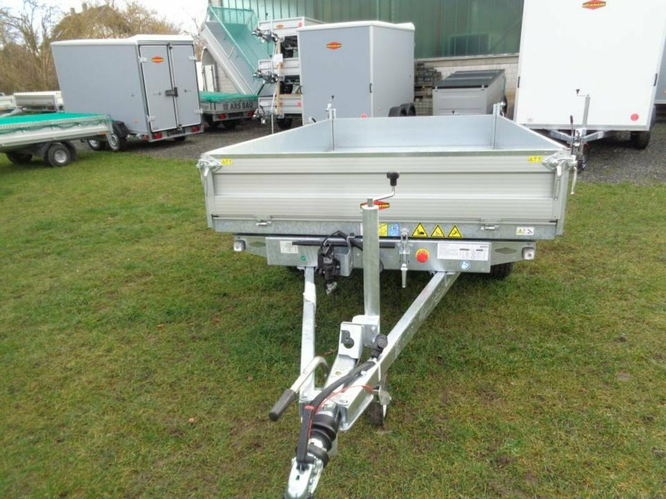 Böckmann PKW-Anhänger E-Pumpe Dreiseitenkipper 2,7 to Blechcover - قلابة مقطورة: صور 5 Böckmann PKW-Anhänger E-Pumpe Dreiseitenkipper 2,7 to Blechcover - قلابة مقطورة: صور 5