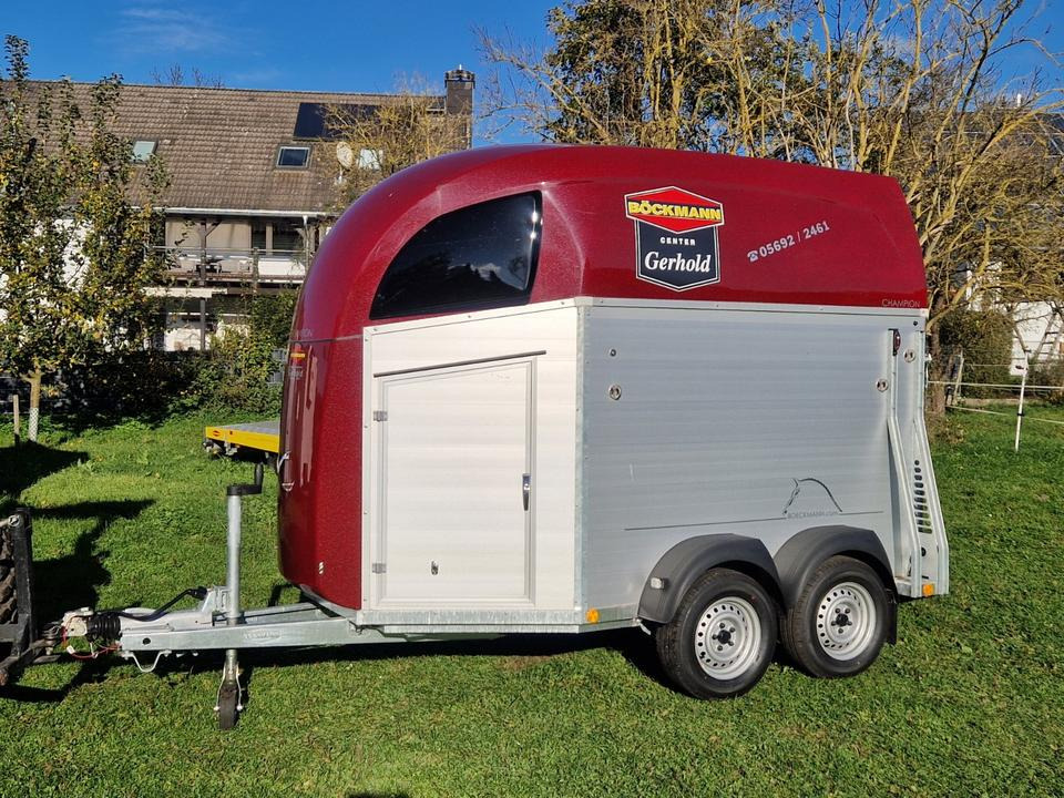 Böckmann Pferdeanhänger Champion R, SaKa., 100 km/h - عربة نقل خيل: صور 1 Böckmann Pferdeanhänger Champion R, SaKa., 100 km/h - عربة نقل خيل: صور 1