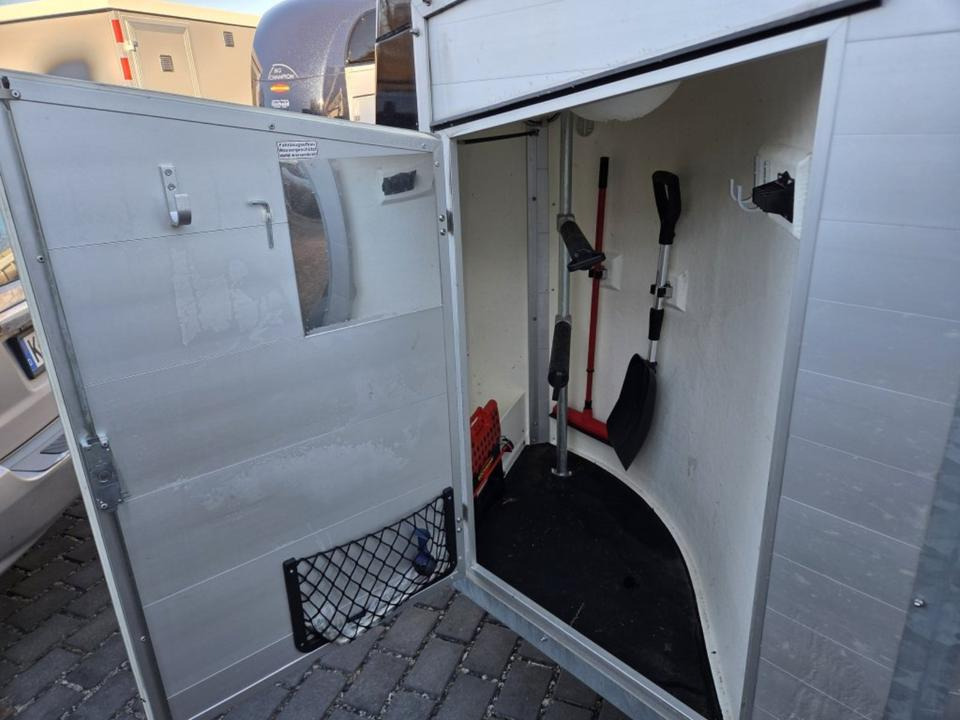 Böckmann, Pferdeanhänger, Champion R, top, SaKa. 100 km/h - عربة نقل خيل: صور 2 Böckmann, Pferdeanhänger, Champion R, top, SaKa. 100 km/h - عربة نقل خيل: صور 2