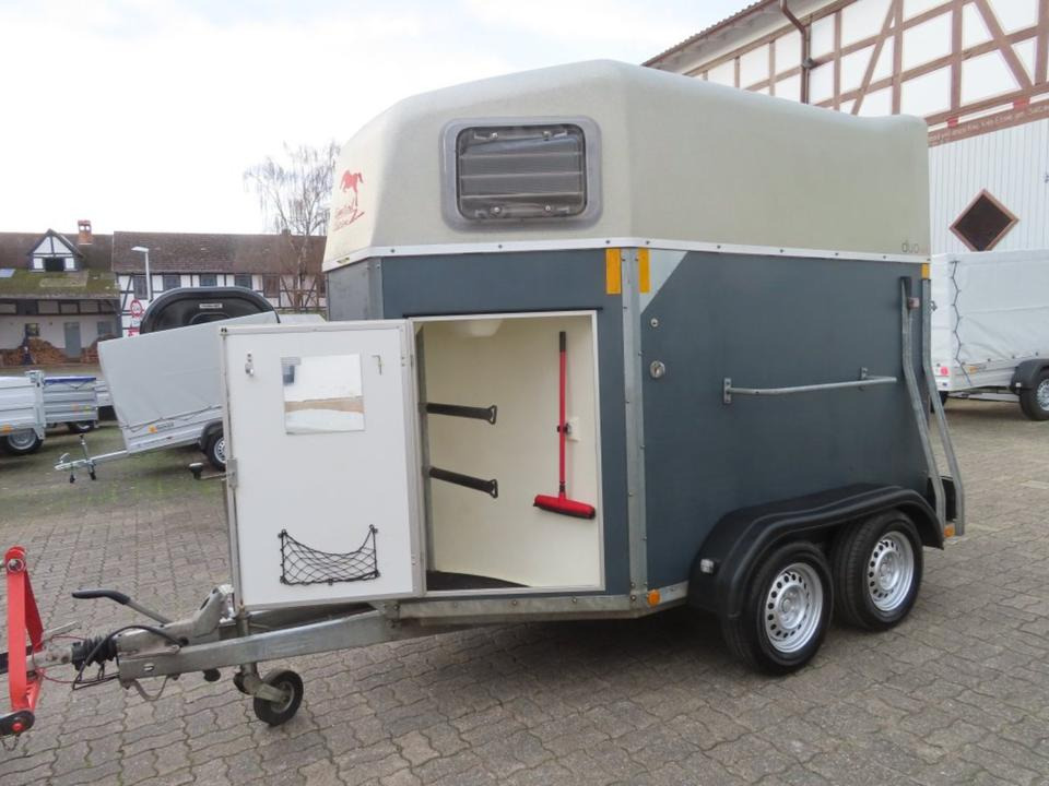 Böckmann Pferdeanhänger, Duo GP, Sattelkammer, 100 km/h, - عربة نقل خيل: صور 1 Böckmann Pferdeanhänger, Duo GP, Sattelkammer, 100 km/h, - عربة نقل خيل: صور 1