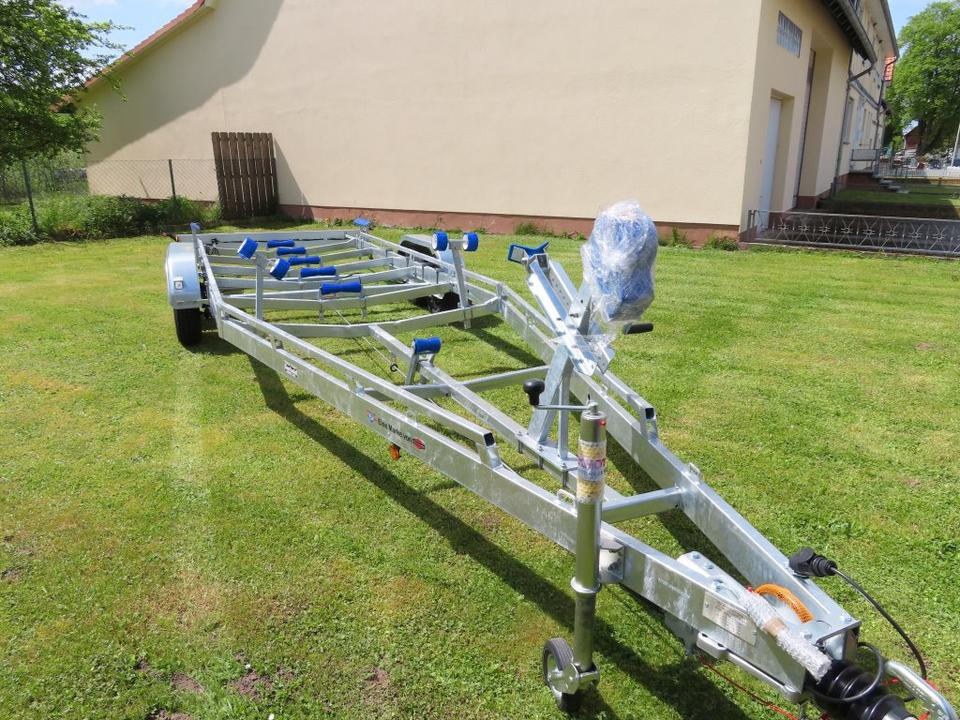 Böckmann TPV, PKW Anhänger, Bootstrailer, 3,5 to. Winde, 100 km/h - مقطورة القارب: صور 4 Böckmann TPV, PKW Anhänger, Bootstrailer, 3,5 to. Winde, 100 km/h - مقطورة القارب: صور 4