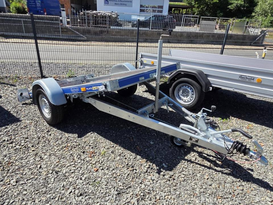 PKW-Anhänger 13 Stützrad Kippbar Motorrad Rasenmäher Quad 100km/h - مقطورة دراجة نارية: صور 1 PKW-Anhänger 13 Stützrad Kippbar Motorrad Rasenmäher Quad 100km/h - مقطورة دراجة نارية: صور 1