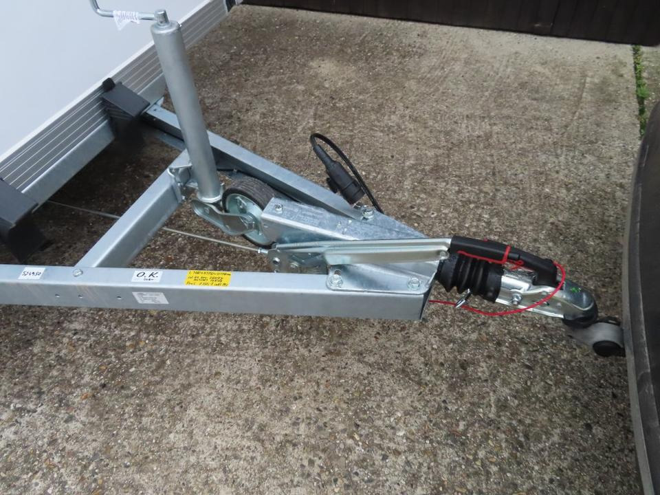 بصندوق مغلق مقطورة PKW Anhänger Koffer 2,6 to. Zurrleiste, 100 km/h  3,66x1,7m: صور 16