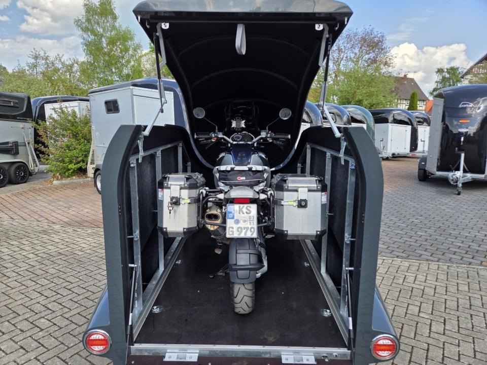 PKW Anhänger Motorrad Geschlossen Kofferanhänger 1000kg 100km/h إيجار PKW Anhänger Motorrad Geschlossen Kofferanhänger 1000kg 100km/h: صور 13