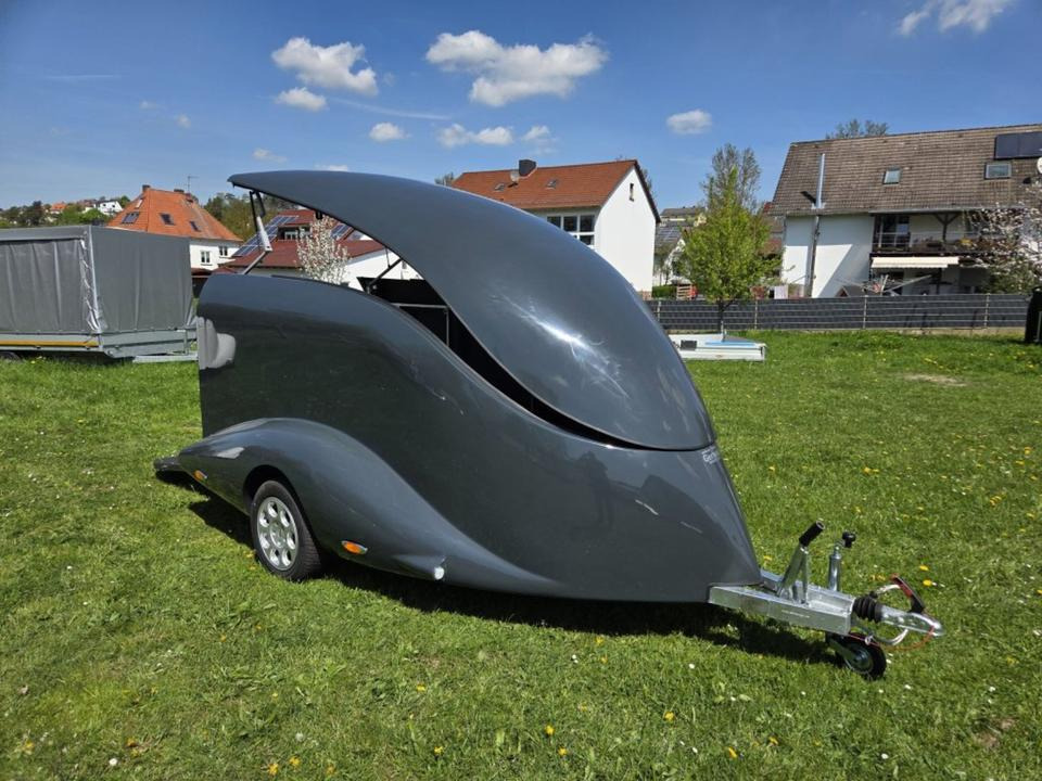 PKW Anhänger Motorrad Geschlossen Kofferanhänger 1000kg 100km/h - مقطورة دراجة نارية: صور 1 PKW Anhänger Motorrad Geschlossen Kofferanhänger 1000kg 100km/h - مقطورة دراجة نارية: صور 1