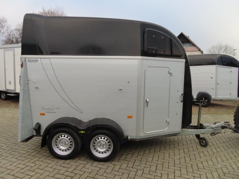Pferdeanhänger Humbaur, Xanthos Aero, 100 km/h Sattelkammer - عربة نقل خيل: صور 5 Pferdeanhänger Humbaur, Xanthos Aero, 100 km/h Sattelkammer - عربة نقل خيل: صور 5