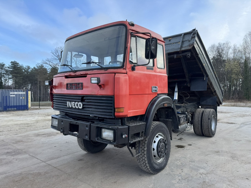 Iveco Magirus 180-23 (GRAND PONT / 4X4 / LAMES / POMPE MANUELLE) - قلابات: صور 1 Iveco Magirus 180-23 (GRAND PONT / 4X4 / LAMES / POMPE MANUELLE) - قلابات: صور 1
