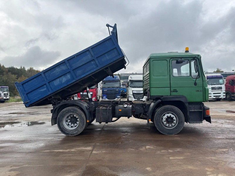 MAN 19.322  (STEEL SUSPENSION & MANUAL PUMP / SUSPENSION LAMES & POMPE MANUELLE) - قلاب صغير: صور 4 MAN 19.322  (STEEL SUSPENSION & MANUAL PUMP / SUSPENSION LAMES & POMPE MANUELLE) - قلاب صغير: صور 4