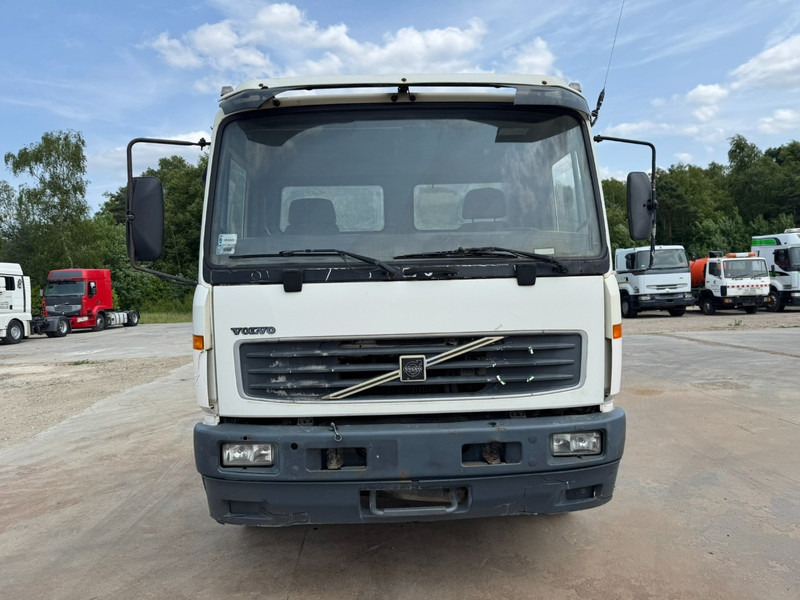 Volvo FL 6 - 220 (FULL STEEL SUSPENSION / MANUAL GEARBOX / PERFECT) - الشاسيه شاحنة: صور 2 Volvo FL 6 - 220 (FULL STEEL SUSPENSION / MANUAL GEARBOX / PERFECT) - الشاسيه شاحنة: صور 2
