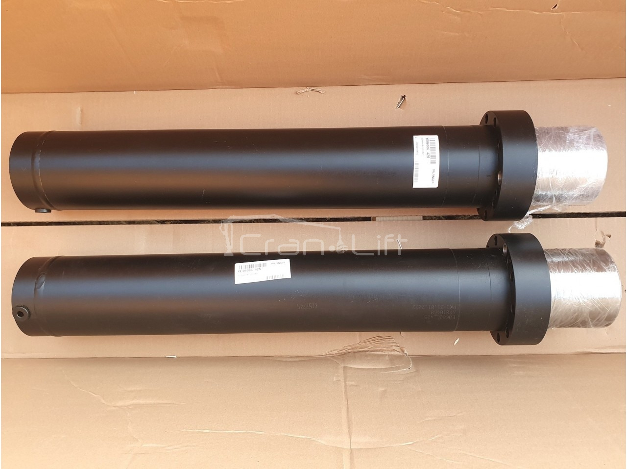 Siłownik, cylinder obrotu Epsilon Q150L, Q150Z, Q170, Q180 YE06006_425 - الاسطوانة الهيدروليكية - ونش كرين: صور 1 Siłownik, cylinder obrotu Epsilon Q150L, Q150Z, Q170, Q180 YE06006_425 - الاسطوانة الهيدروليكية - ونش كرين: صور 1