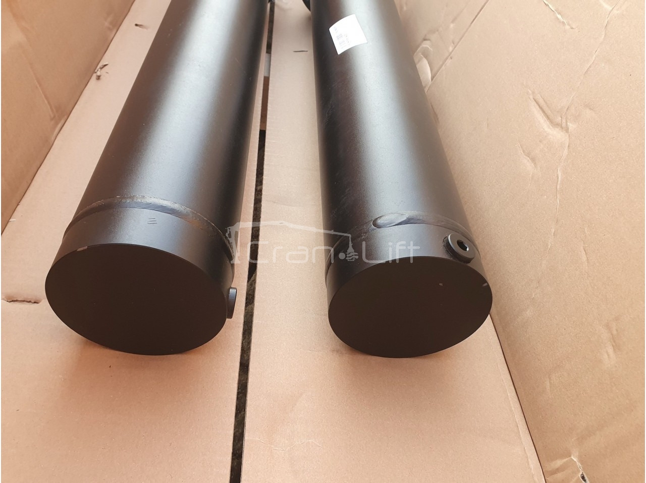 Siłownik, cylinder obrotu Epsilon Q150L, Q150Z, Q170, Q180 YE06006_425 - الاسطوانة الهيدروليكية - ونش كرين: صور 3 Siłownik, cylinder obrotu Epsilon Q150L, Q150Z, Q170, Q180 YE06006_425 - الاسطوانة الهيدروليكية - ونش كرين: صور 3