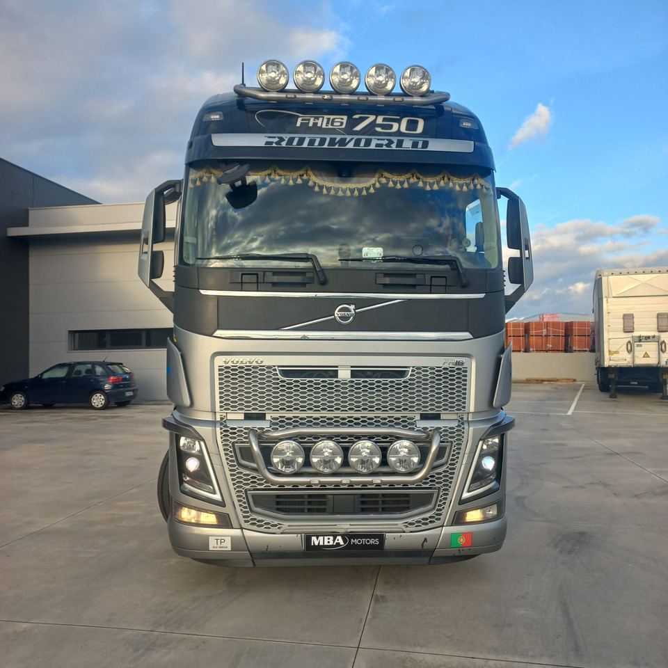 VOLVO FH16 750 - شاحنة جرار: صور 1 VOLVO FH16 750 - شاحنة جرار: صور 1