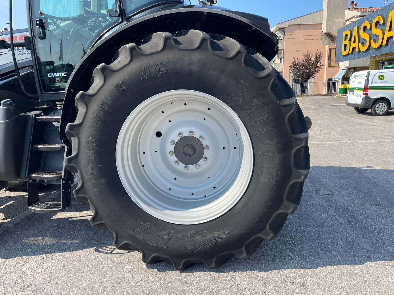 CLAAS AXION 840 C-MATIC - جرار: صور 5 CLAAS AXION 840 C-MATIC - جرار: صور 5