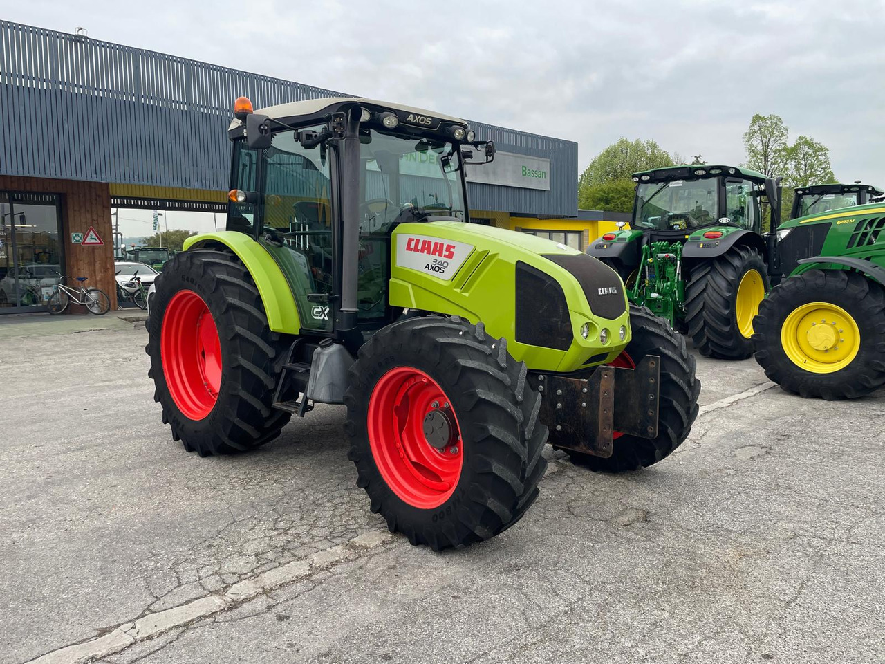 CLAAS AXOS 340 - جرار: صور 2 CLAAS AXOS 340 - جرار: صور 2