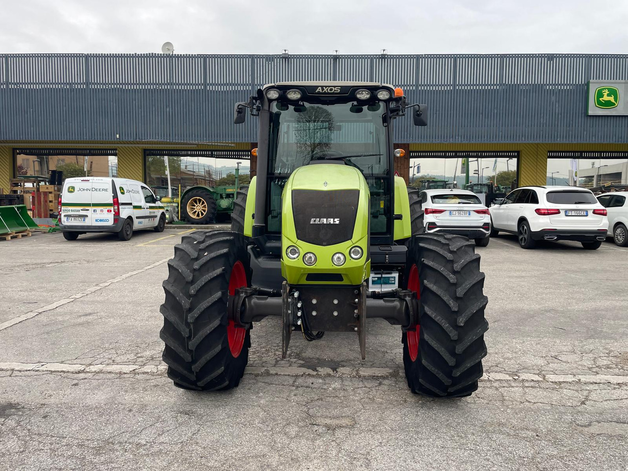 CLAAS AXOS 340 - جرار: صور 3 CLAAS AXOS 340 - جرار: صور 3