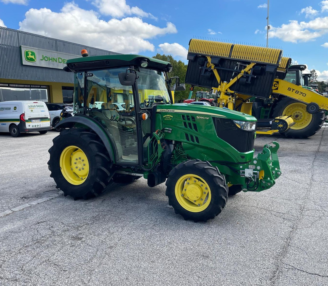 JOHN DEERE 5090 GF - جرار: صور 2 JOHN DEERE 5090 GF - جرار: صور 2