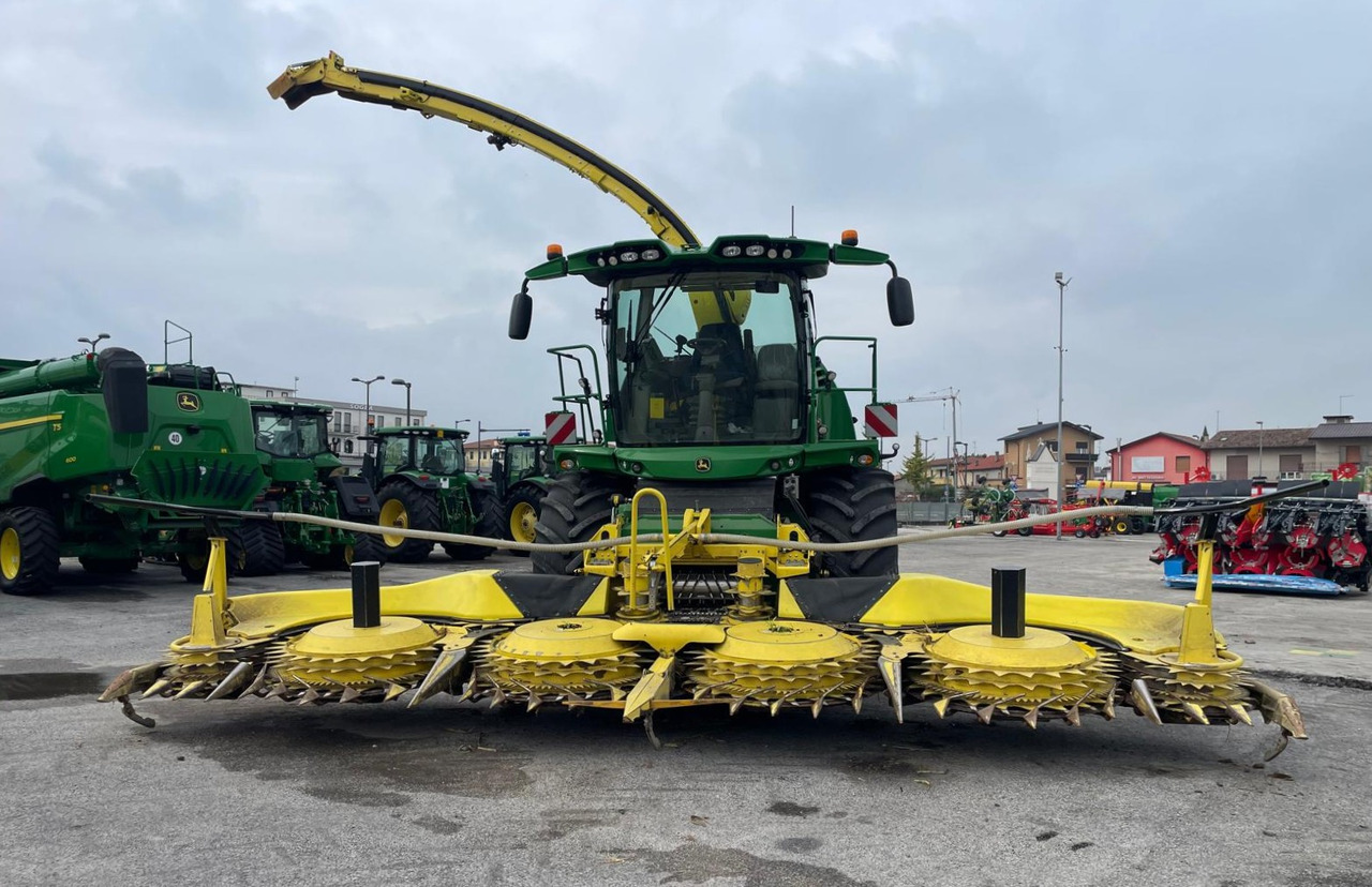 JOHN DEERE 9600i - حصادة الأعلاف: صور 3 JOHN DEERE 9600i - حصادة الأعلاف: صور 3