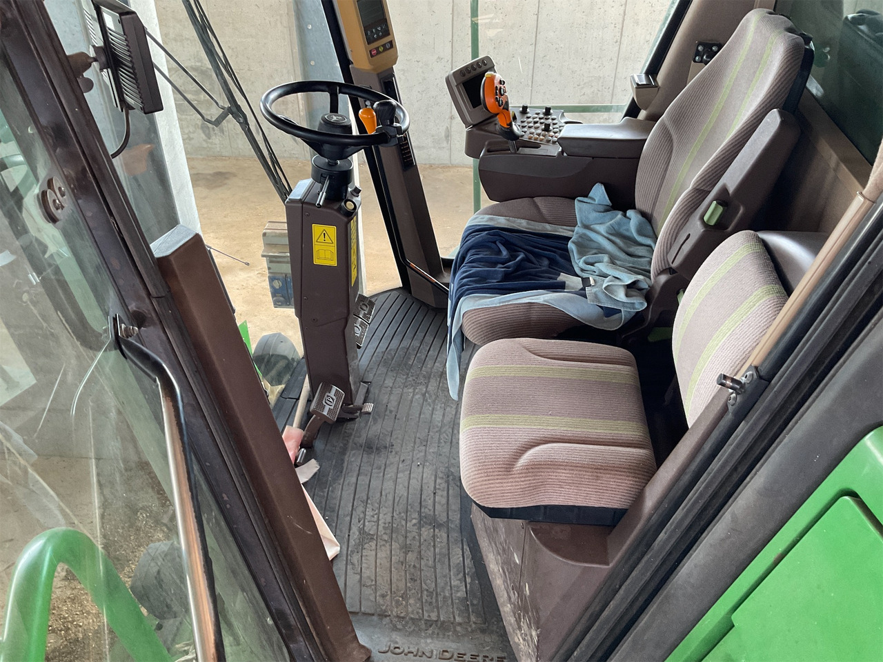 JOHN DEERE MIETITREBBIA S 560 - حصادة شاملة: صور 4 JOHN DEERE MIETITREBBIA S 560 - حصادة شاملة: صور 4