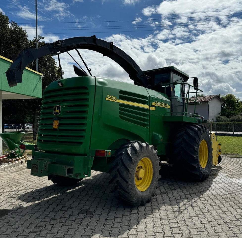 JOHN DEERE TRINCIA 7400 - حصادة الأعلاف: صور 3 JOHN DEERE TRINCIA 7400 - حصادة الأعلاف: صور 3