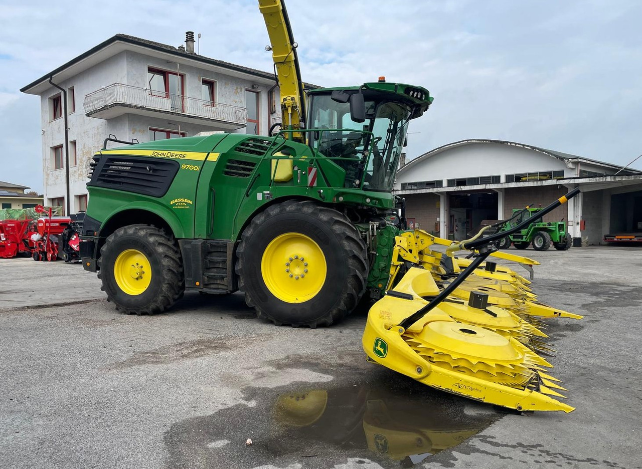 JOHN DEERE TRINCIA 9700i - حصادة الأعلاف: صور 3 JOHN DEERE TRINCIA 9700i - حصادة الأعلاف: صور 3