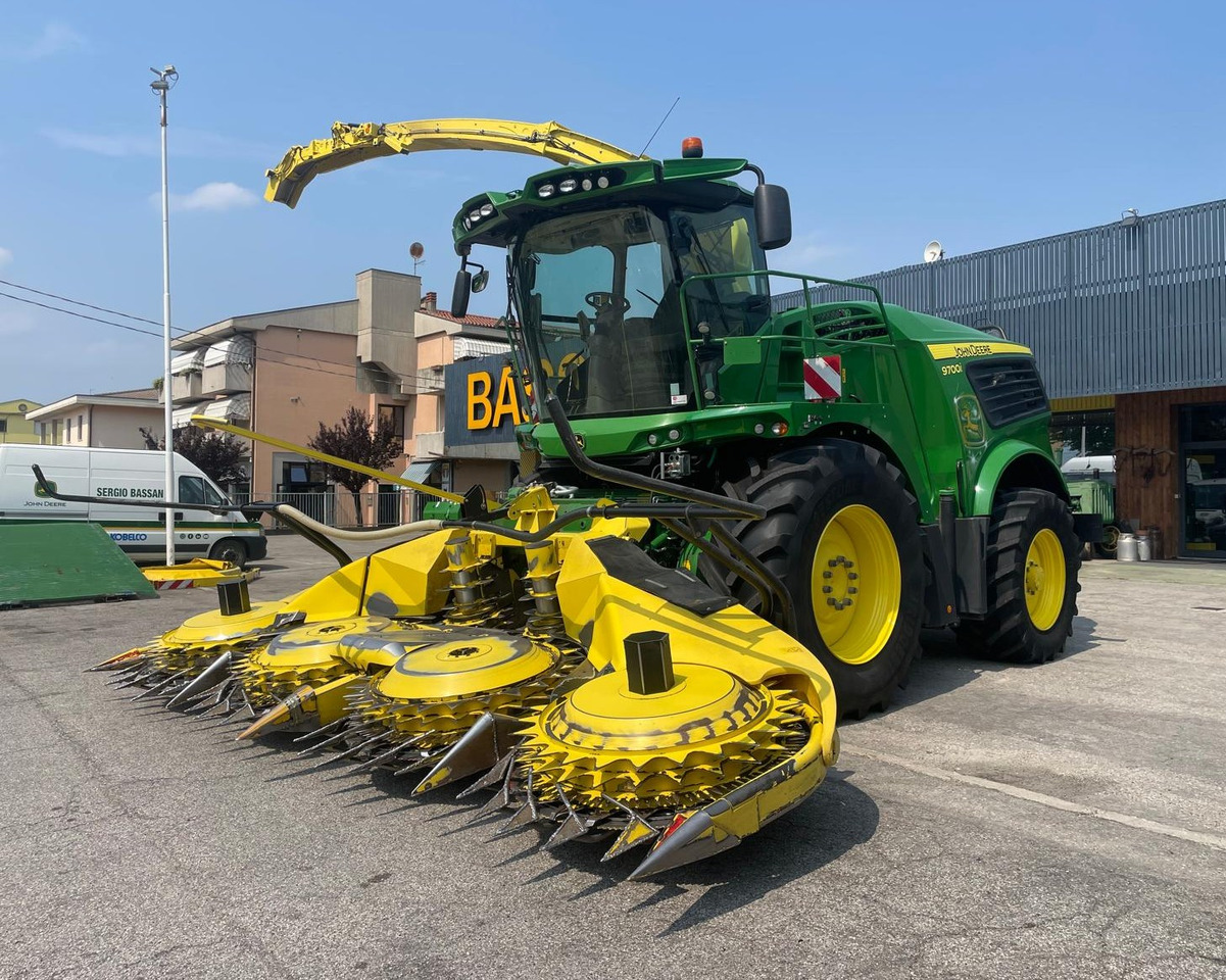 JOHN DEERE TRINCIA 9700i - حصادة الأعلاف: صور 1 JOHN DEERE TRINCIA 9700i - حصادة الأعلاف: صور 1