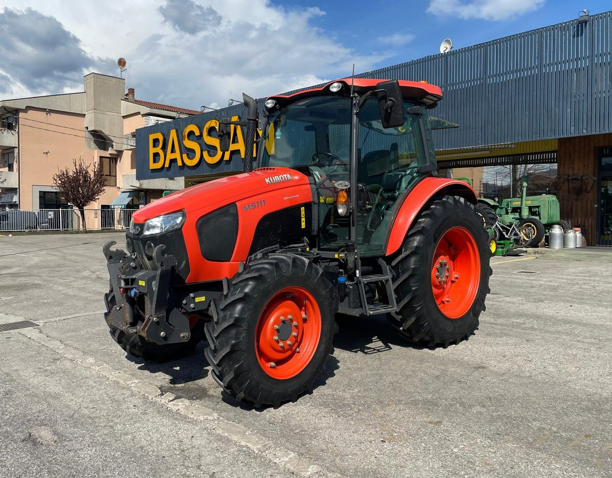KUBOTA 5111 M - جرار: صور 1 KUBOTA 5111 M - جرار: صور 1
