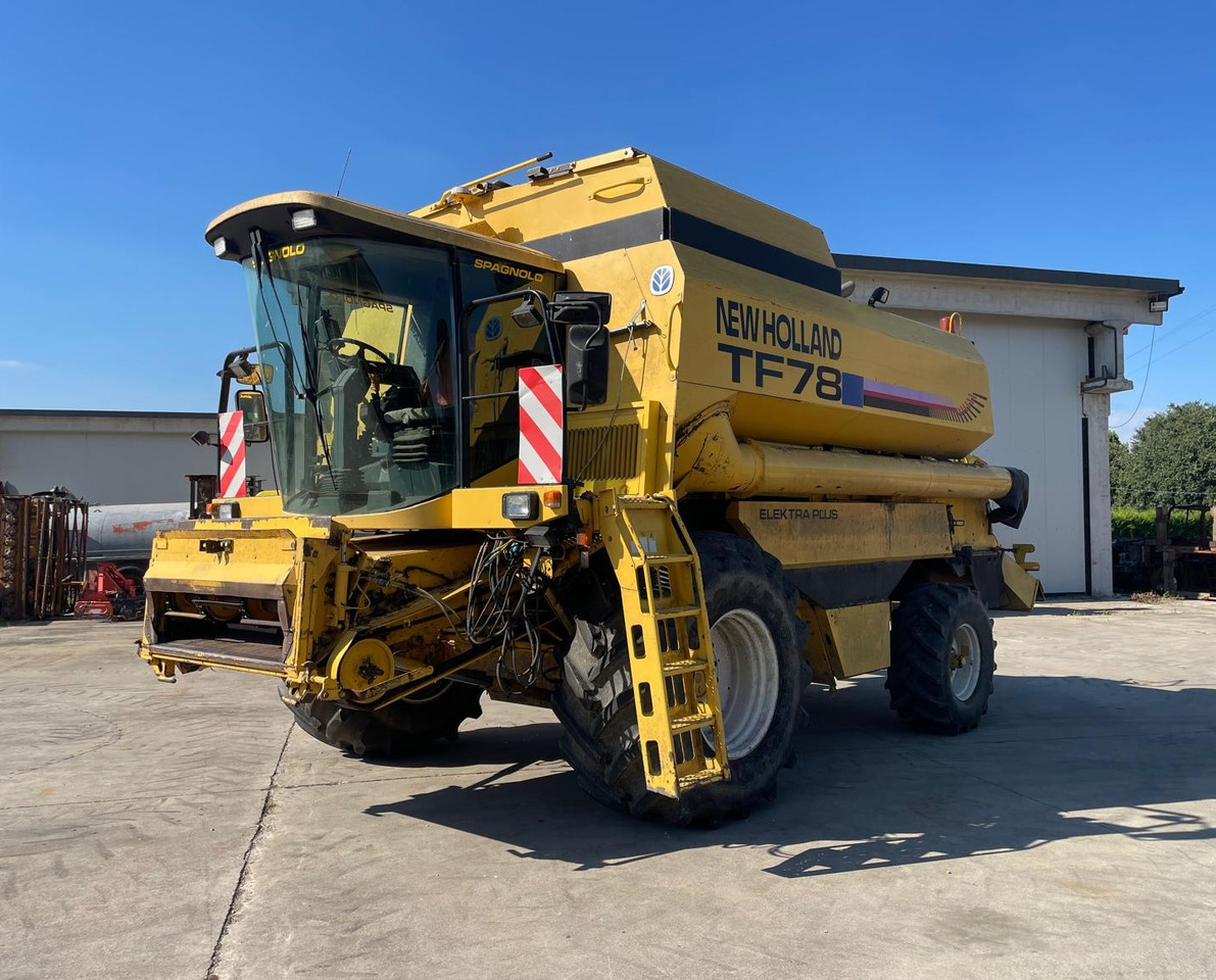 NEW HOLLAND MIETITREBBIA TF 78 - حصادة شاملة: صور 1 NEW HOLLAND MIETITREBBIA TF 78 - حصادة شاملة: صور 1