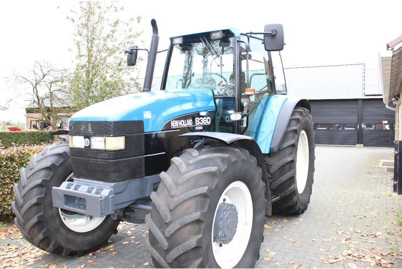 New Holland 8360 - جرار: صور 5 New Holland 8360 - جرار: صور 5