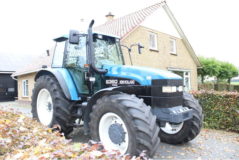 New Holland 8360 - جرار: صور 1 New Holland 8360 - جرار: صور 1